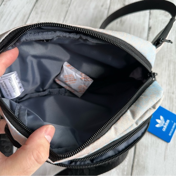 NEW WITH TAGS ADIDAS ORIGINALS SPORTS 2.0 WAIST PACK BLUE ORANGE SPRAY BELT BAG - Picture 3 of 7